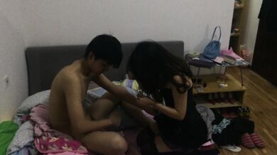 マレーシアの女の子が顔に射精