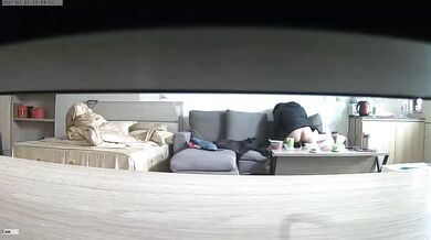 台湾カップルのセックスカメラがひび割れ