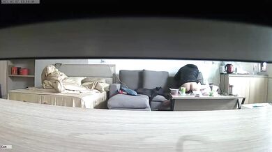 台湾カップルのセックスカメラがひび割れ