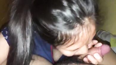 新加坡妹妹幫男友口交 [2]