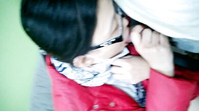 オフィスで女性秘書と不倫