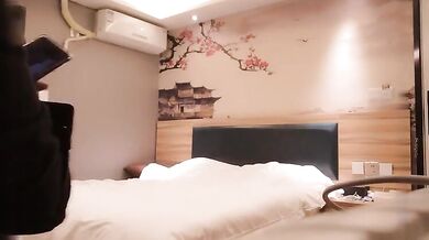 台湾の大学生が密かに屋外で写真を撮られた