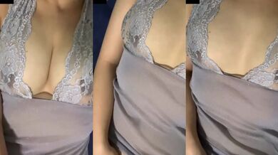 Kỹ năng tự sướng trên giường của học sinh ngực to