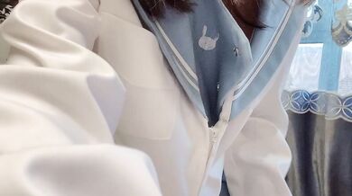 貧乳、ウサギの歯、痴女、セーラー服、自慰