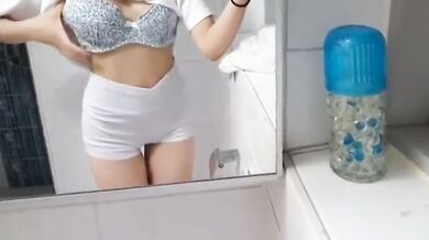 姐姐手機裡找到的