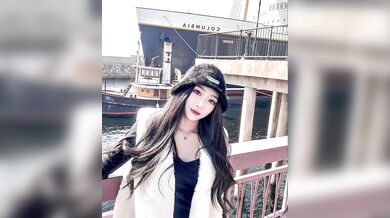 毛のない、柔らかい猫、巨乳の女の子と彼女のセックス仲間のセックス自撮りコンピレーション