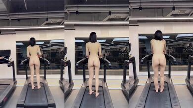 薄乳美人のジムヌード写真撮影