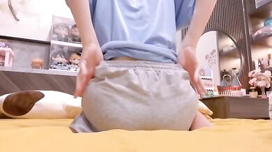 反差巨乳妹子自慰合輯