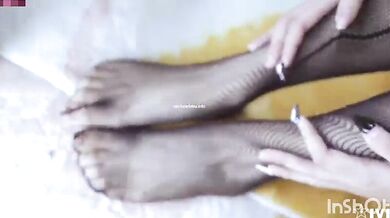 おすすめ [Wu Zixin] ストリップ、長い脚の変態、白虎、熱いダンス、うめき声、足フェチ、4つのポイントを露出