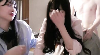 とてもかわいい日本の妹が後ろから犯される