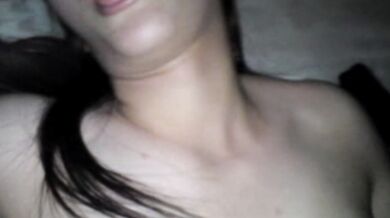 小さなセックス奴隷は彼氏にアナルファックされた