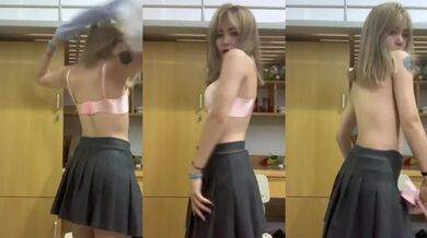 かわいいベトナムの女の子が自慰行為をしながら自撮りをする