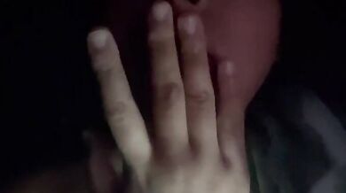 奶妹深夜全裸自慰吃淫水