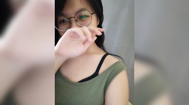 私は服を全部脱いでオナニーを始めました