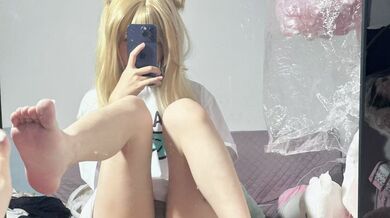 金發騷少女跳蛋自慰