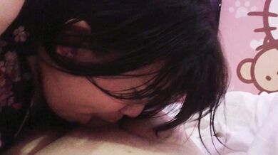 奶子非常大的小姐姐口交