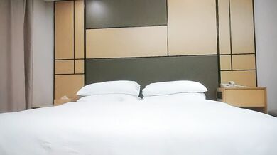 ホテル外の長い脚の美女1248