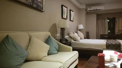 Anhui 99-year-old lady hooks up in hotel