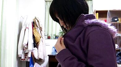 Xinmin sister rubs breasts