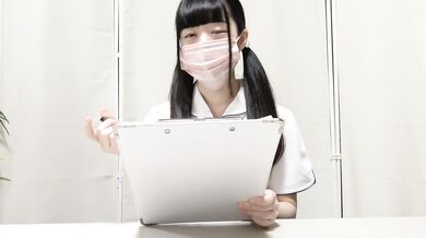 datsumou_20仰天まんこ丸見え！美少女ナースの透け紐パンツと美乳が丸見え♡【パンチラ逆さ撮り】