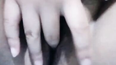 8文字の乳肉少女がおっぱいを掴んでオナニーする1