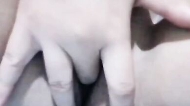 8文字の乳肉少女がおっぱいを掴んでオナニーする1