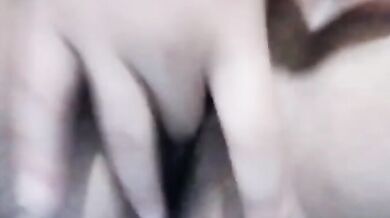 8文字の乳肉少女がおっぱいを掴んでオナニーする1