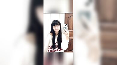 IGガールAIがストリップ