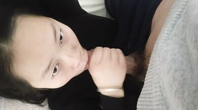 騷女人妻王加雪口爆吃精液