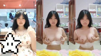 八文字乳娘がJK姿で自撮り