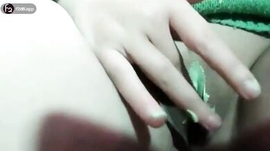 若いマンコにマスタードソースをかける