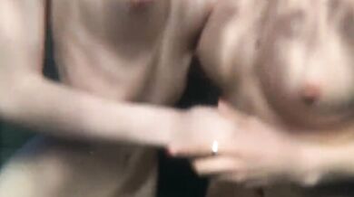 巨乳美女の露天風呂写真