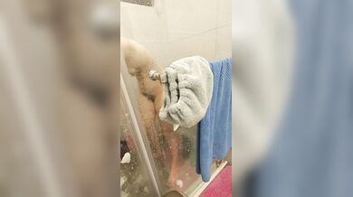 女友洗澡 # 這奶頭又大又黑