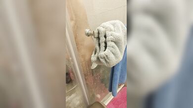 女友洗澡 # 這奶頭又大又黑