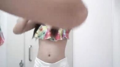 ショッピングモールの下着店の試着室で、思春期の美少女たちが下着を試着する様子をこっそり撮影しました。美しい胸は張りがあって丸い。