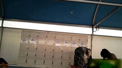 韓国のプールの更衣室