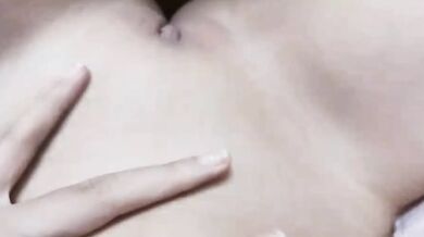 睡衣妹妹睡醒發騷掰逼1