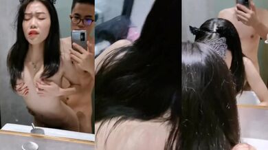 大學生妹子wc被男友後入自拍