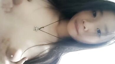 馬來西亞妹妹脫光光自慰給男友看