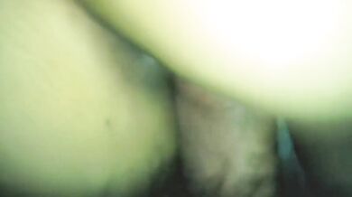 女孩瞞著男朋友第一次讓別人內射