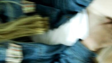 反差美女辦公室揉毛逼