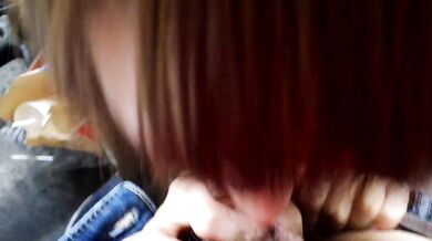 反差美女辦公室吃肉棒