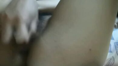 妹妹全裸水晶屌抽插噴水