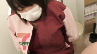 711でパートタイム従業員が1人勤務中