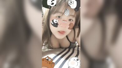 Dカップ美女がベッドで誘惑