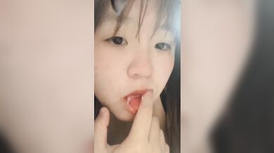 Dカップ美女がベッドで誘惑