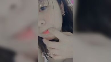 Dカップ美女がベッドで誘惑