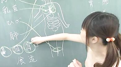 制服の似合う美少女JK・ツルツルSEXY映像