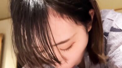 日本可愛妹子酒店房間內口交