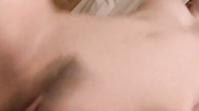 互いに犯し合い、顔に射精